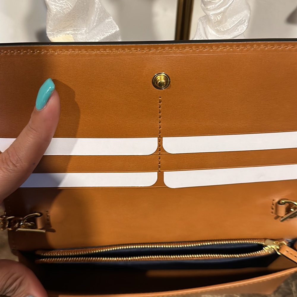 Gucci WOC - Picture 4 of 4